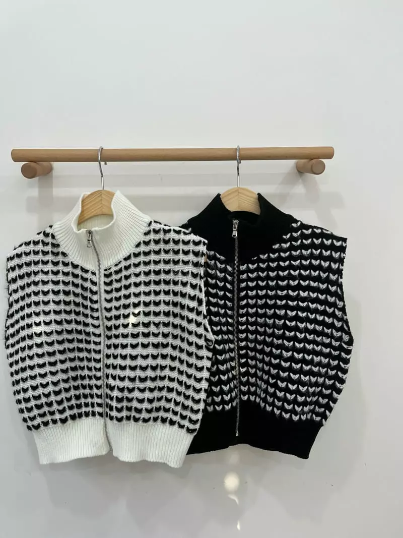 Flipar - Korean Women Fashion - #restrostyle - Heart Knit Vest Zip-up - 6