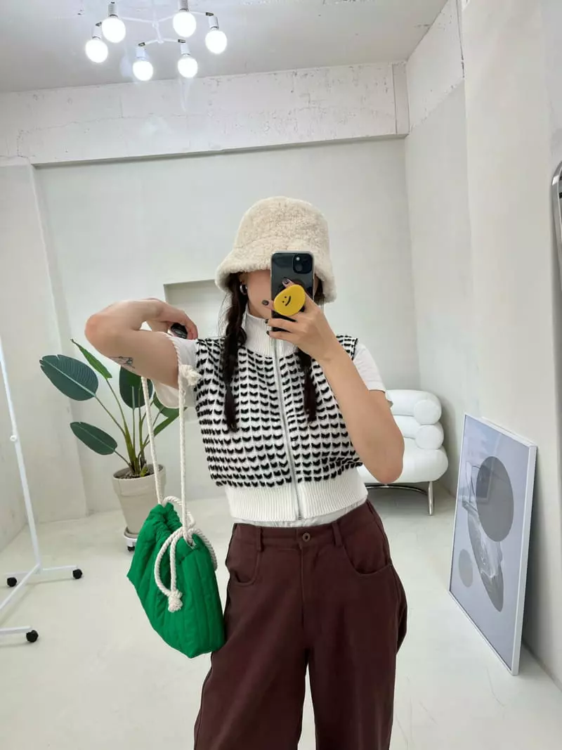 Flipar - Korean Women Fashion - #vintageinspired - Heart Knit Vest Zip-up - 3