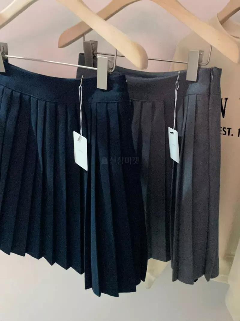 Flutter - Korean Women Fashion - #momslook - Roen Pleats Skirt - 2
