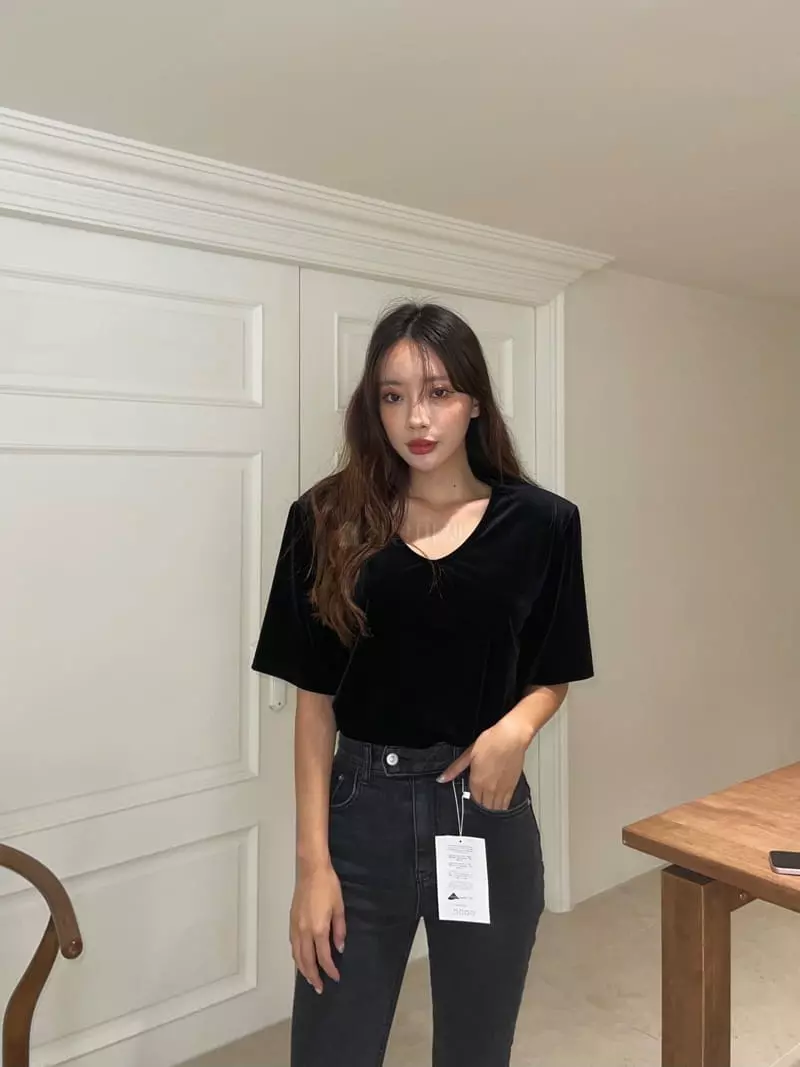 Four Eight - Korean Women Fashion - #momslook - Velvet Tee - 10