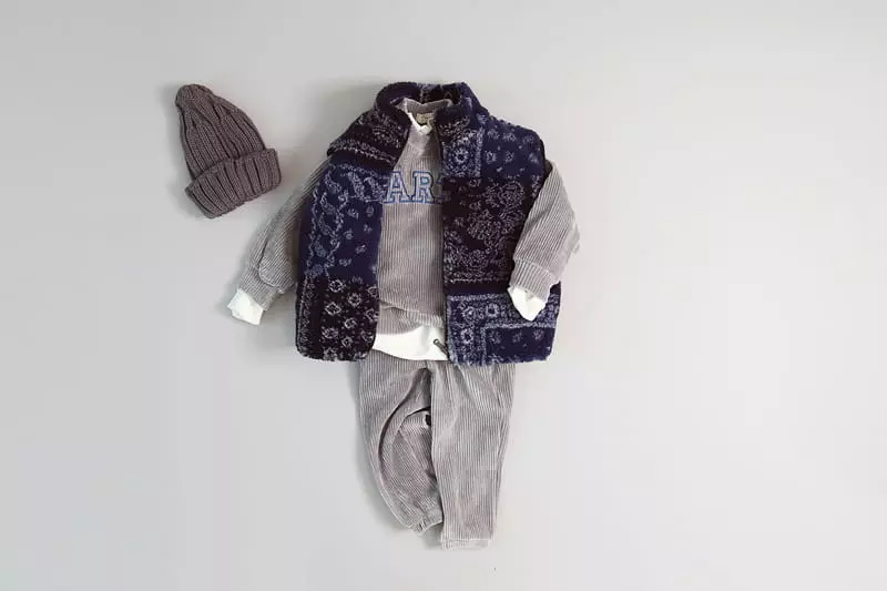 Hyvaa - Korean Children Fashion - #Kfashion4kids - Dumble Paisley Vest - 10