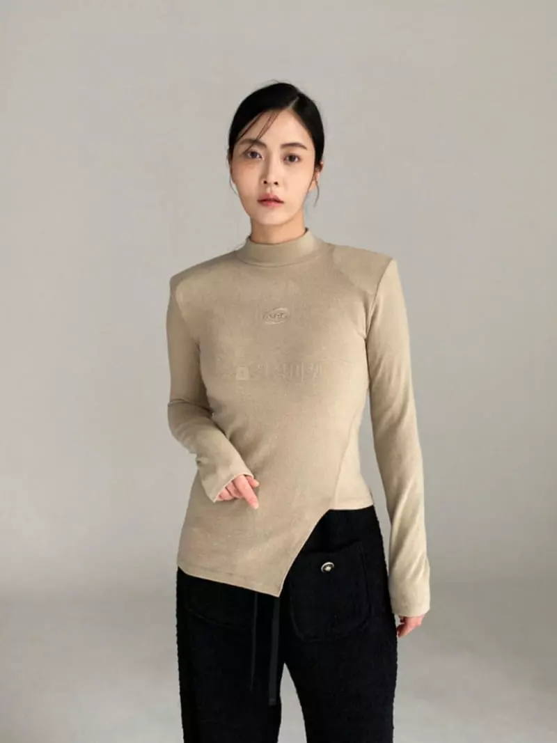 Le-Ppl - Korean Women Fashion - #momslook - Padd Angora Tee - 2