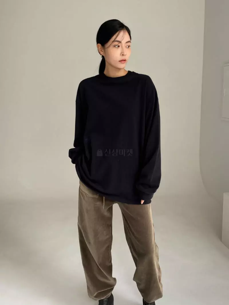 Le-Ppl - Korean Women Fashion - #womensfashion - Lettering Fleece Tee - 3