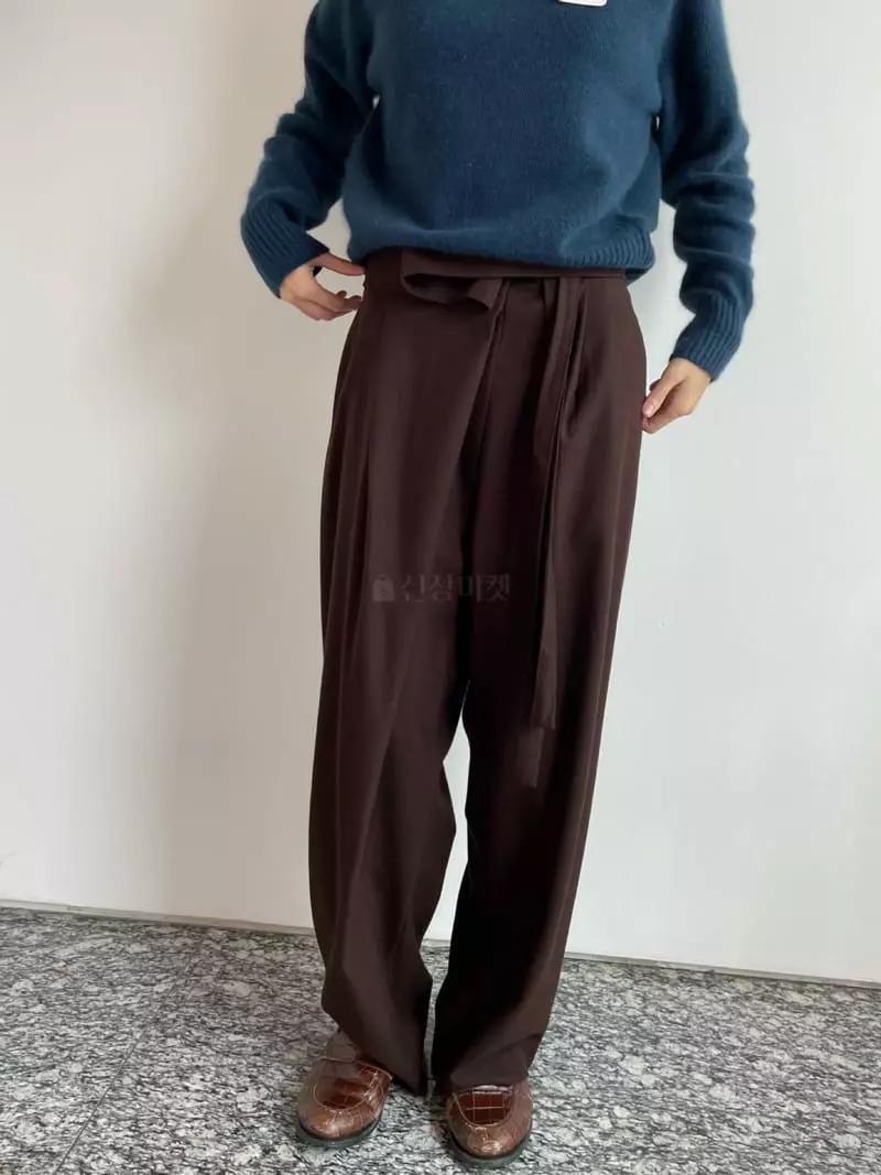 Levase - Korean Women Fashion - #momslook - Warp Button Pants - 12