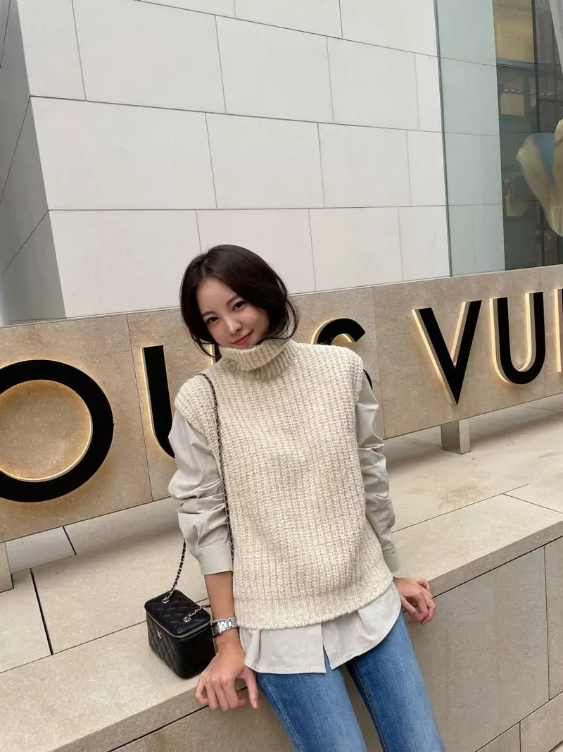 Levase - Korean Women Fashion - #momslook - Turtleneck Vest - 4