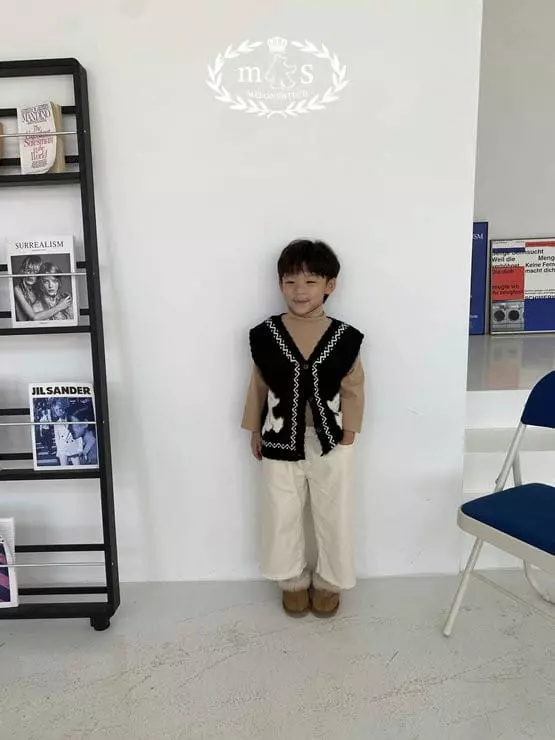 Melon Switch - Korean Children Fashion - #designkidswear - Bear Vest - 2