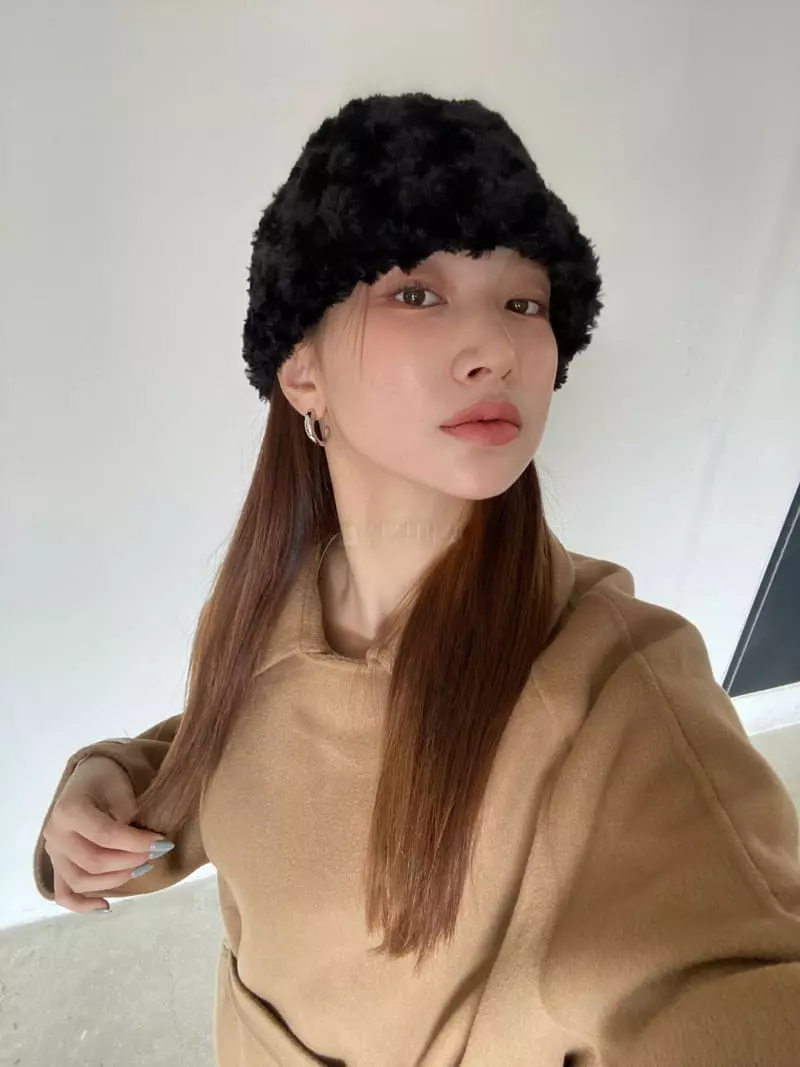 Nyunyu Wear - Korean Women Fashion - #vintageinspired - Rose Mink Hat - 5