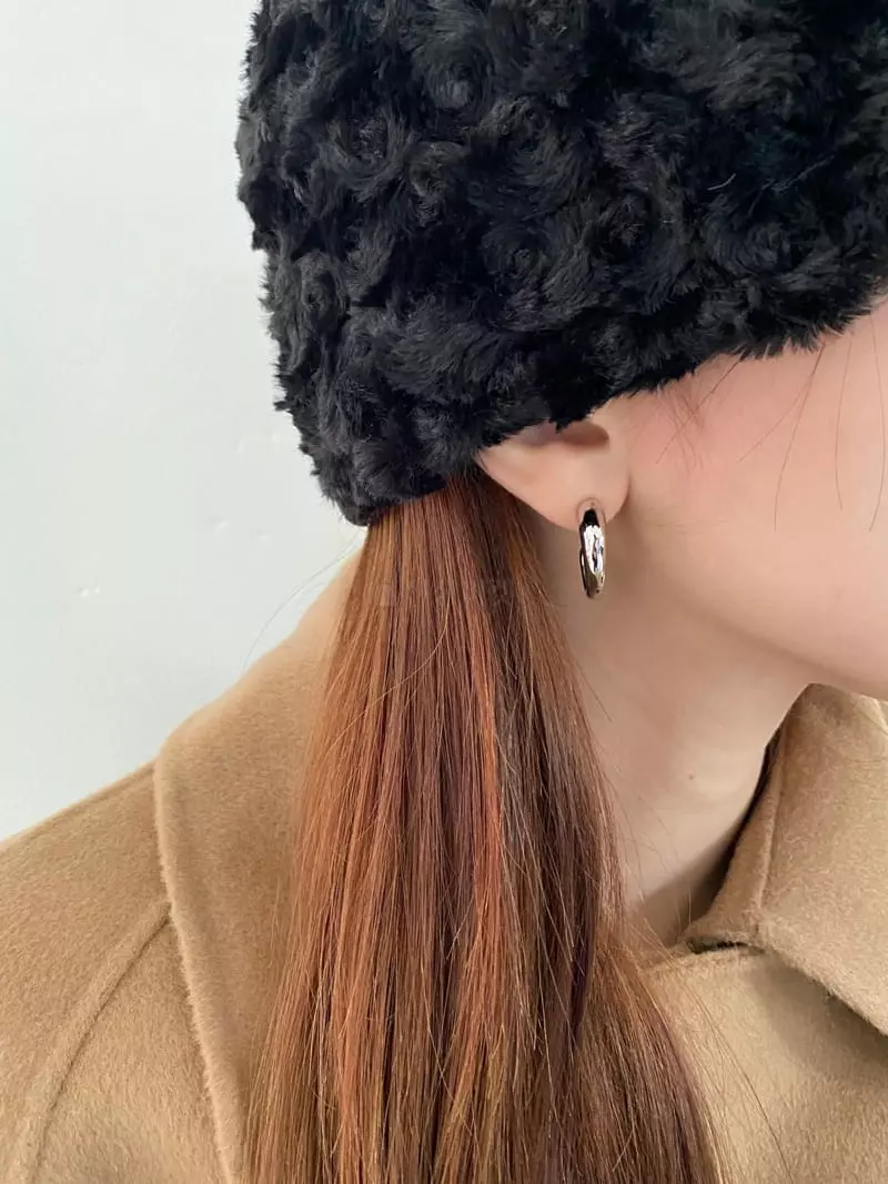 Nyunyu Wear - Korean Women Fashion - #womensfashion - Half Moon Round Earring