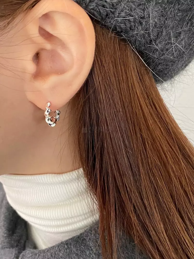Nyunyu Wear - Korean Women Fashion - #womensfashion - Twist Earring