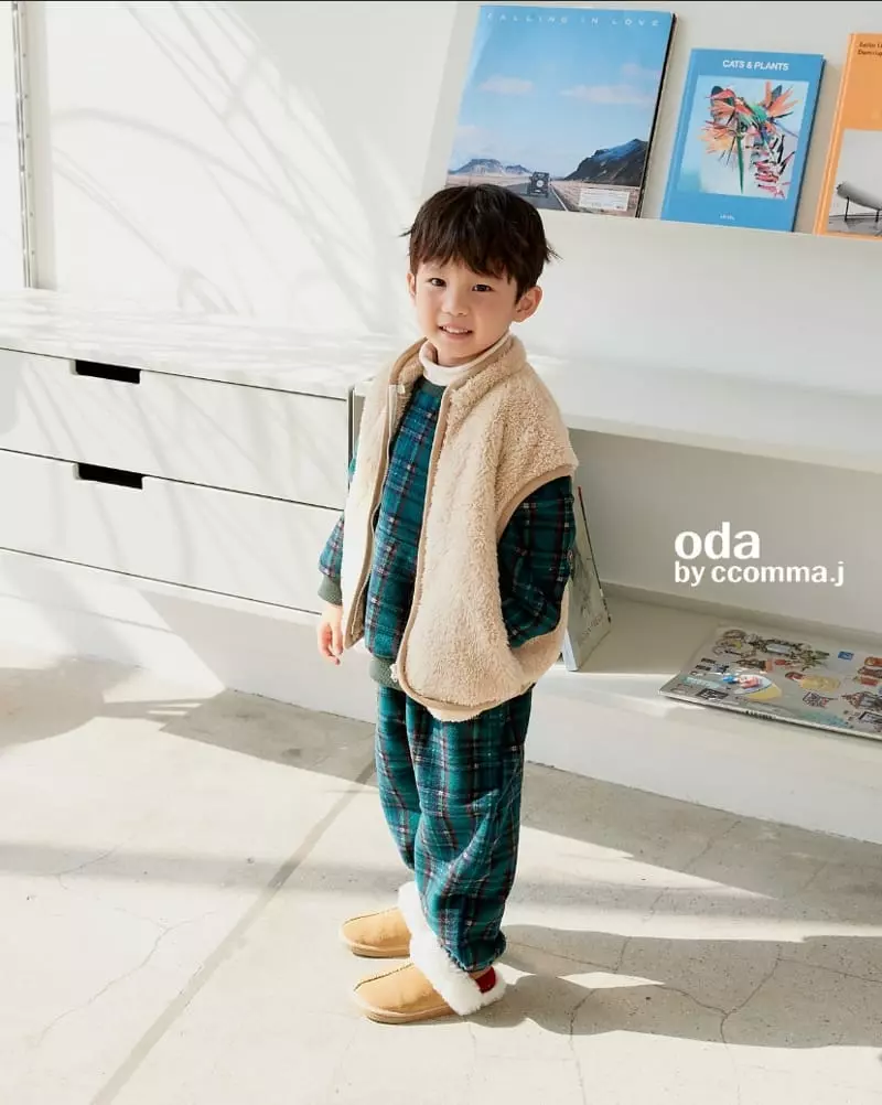 Oda - Korean Children Fashion - #toddlerclothing - Cozy Fleece Vest Jumper - 8