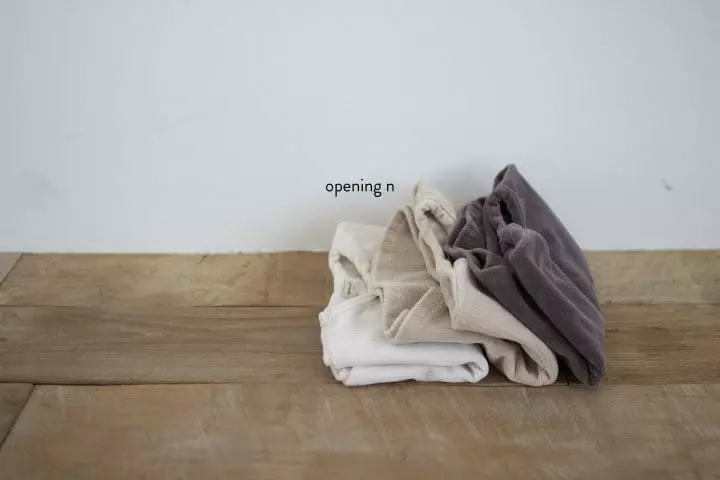 Opening & - Korean Children Fashion - #discoveringself - Abell Veloure Tee