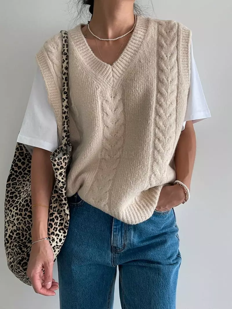 Ripple - Korean Women Fashion - #vintageinspired - Boa Vest - 4