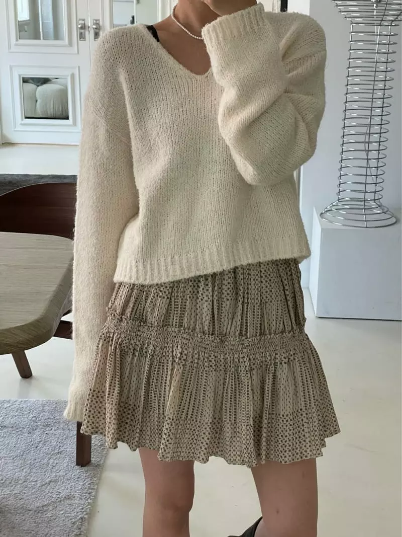 Und - Korean Women Fashion - #thelittlethings - V Neck Knit Tee - 8