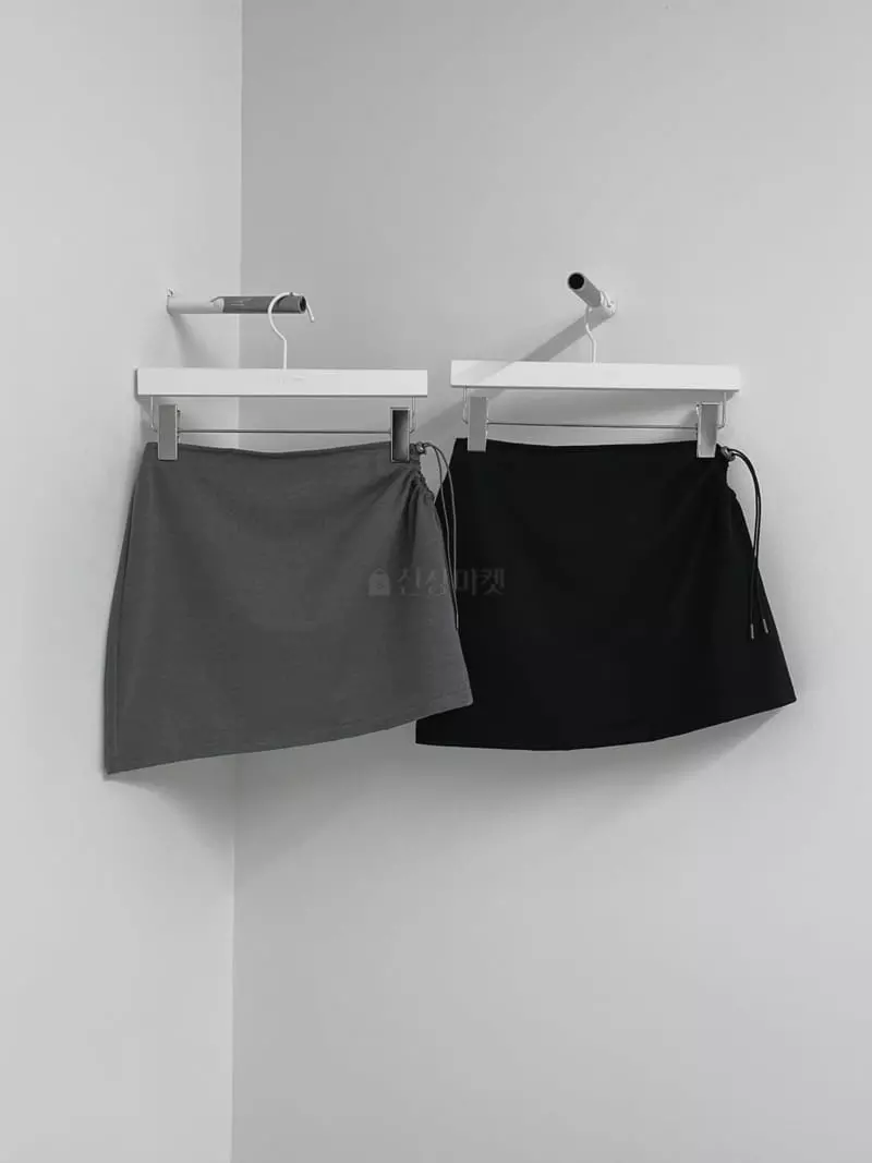 Gateless - Korean Women Fashion - #momslook - Cut Out Mini Skirt - 2