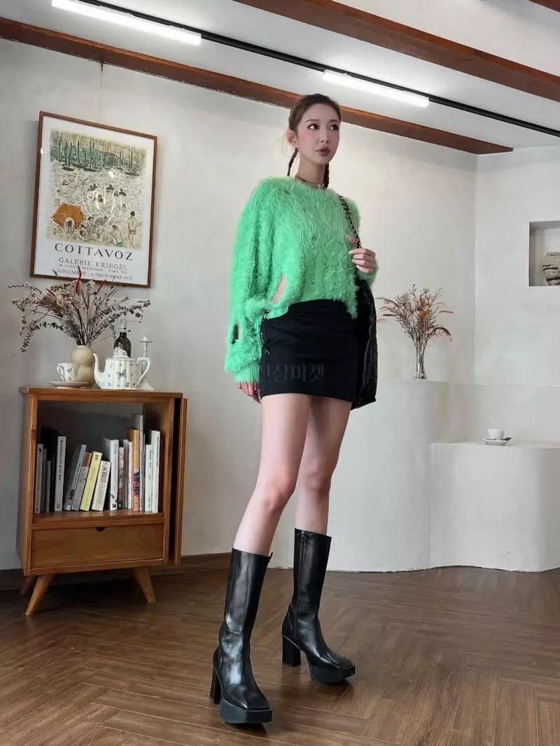 Gateless - Korean Women Fashion - #momslook - Cut Out Mini Skirt - 8
