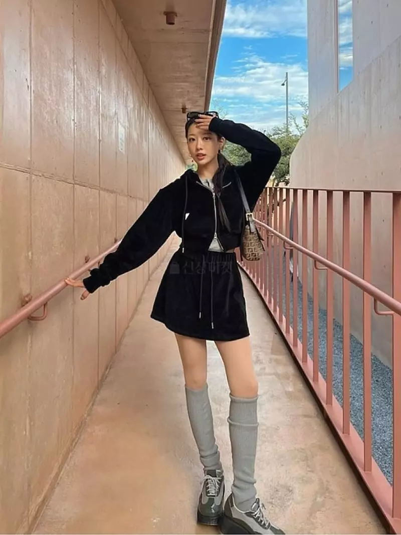Gateless - Korean Women Fashion - #vintagekidsstyle - Velvet Skirt - 6