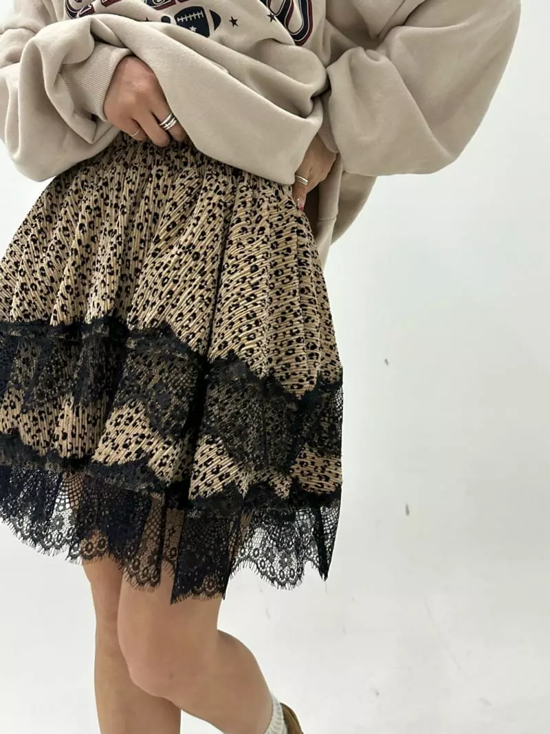 Ginger - Korean Women Fashion - #pursuepretty - Leopard Velvet Skirt - 5