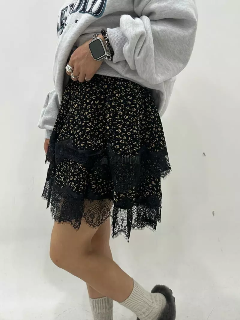 Ginger - Korean Women Fashion - #shopsmall - Leopard Velvet Skirt - 8