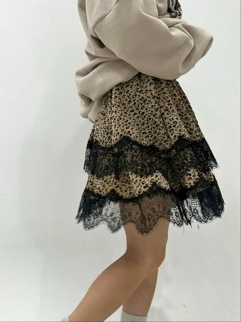 Ginger - Korean Women Fashion - #vintageinspired - Leopard Velvet Skirt - 4