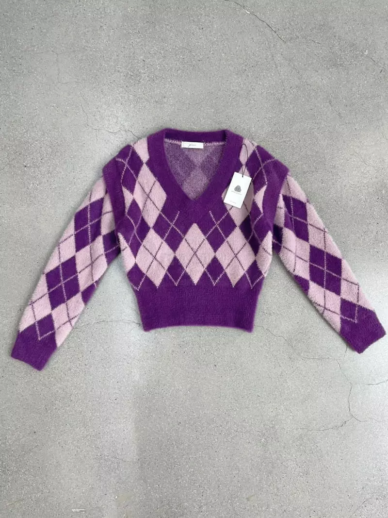 Gracia - Korean Women Fashion - #momslook - Argyle V Neck Knit Tee - 10