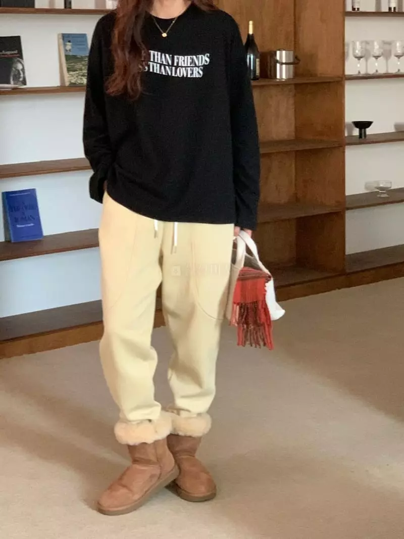 Gracia - Korean Women Fashion - #momslook - More Than Fleece Long Sleeves Tee - 10