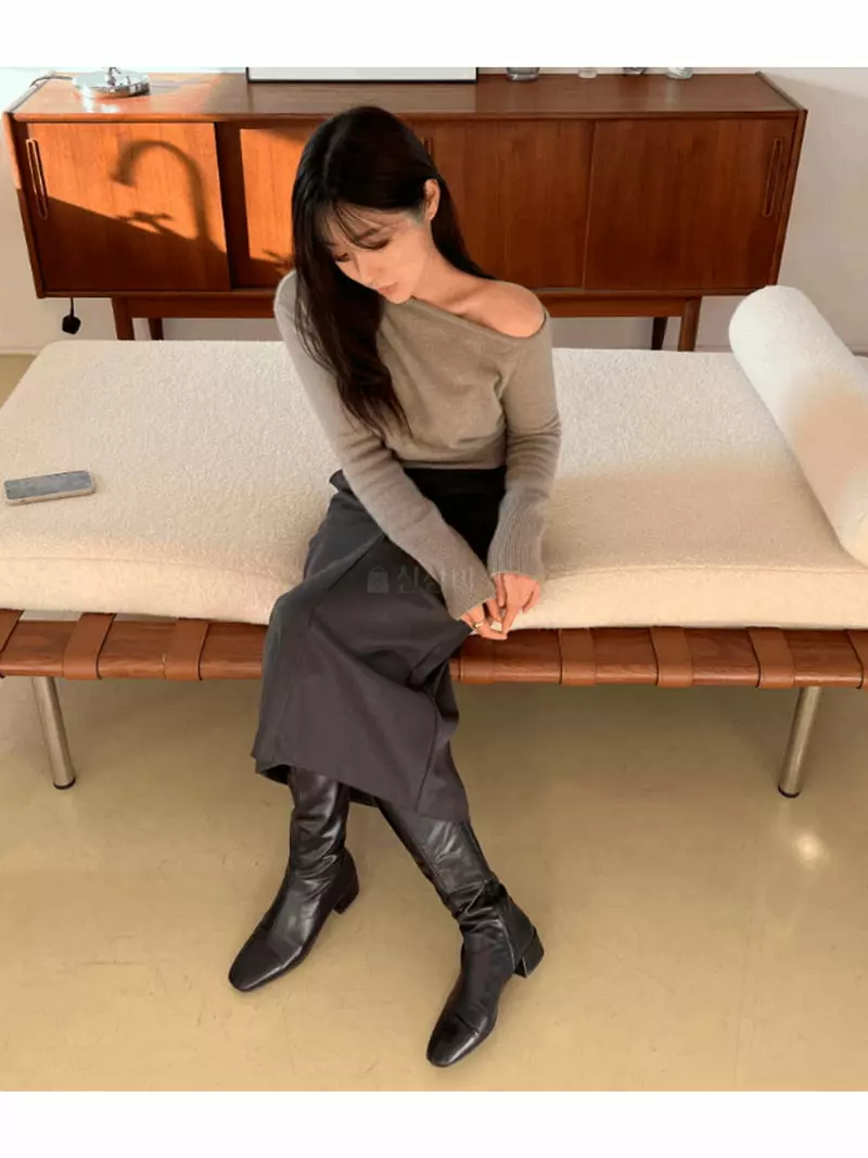 Gracia - Korean Women Fashion - #momslook - One Shoulder Knit Tee - 10
