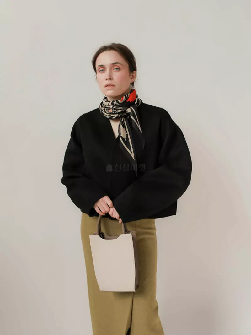 Gracia - Korean Women Fashion - #momslook - No Collar Coat - 2