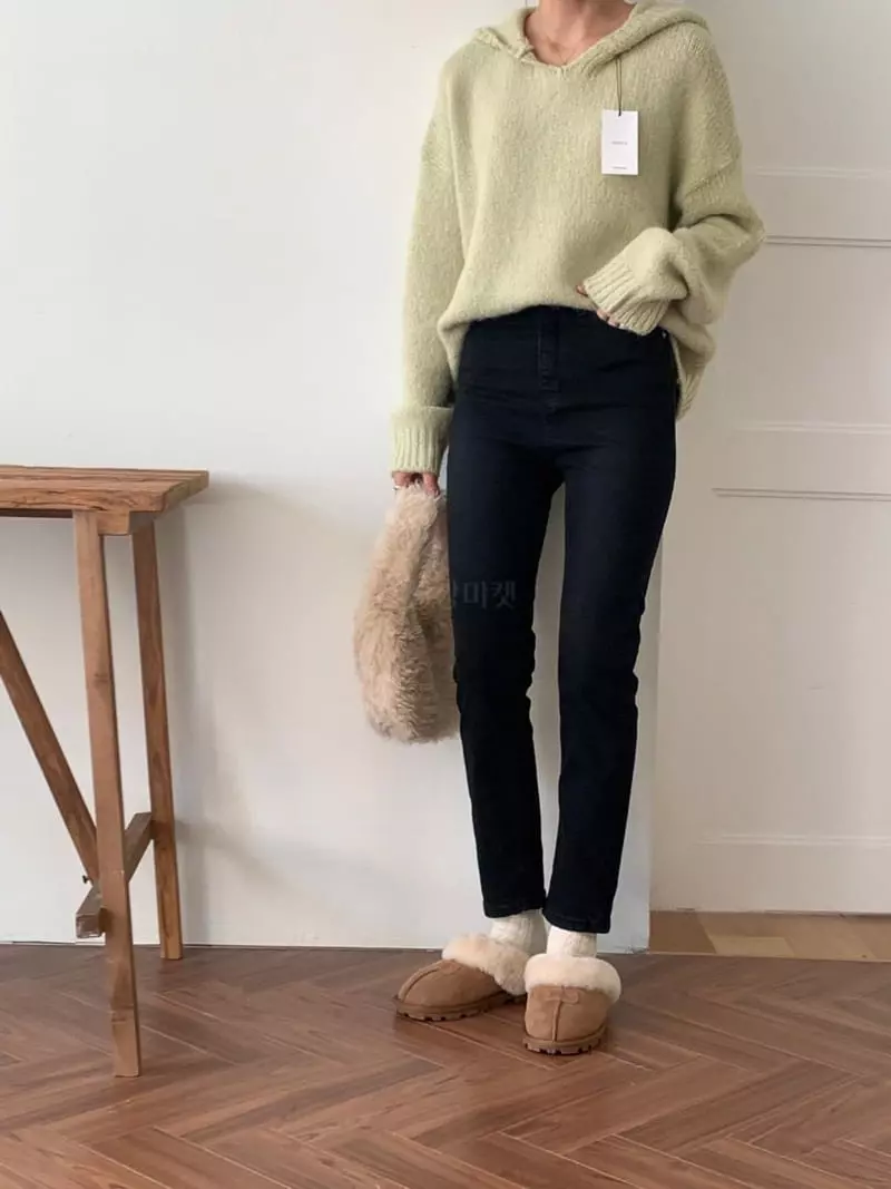 Gracia - Korean Women Fashion - #momslook - Banding Jeans - 4