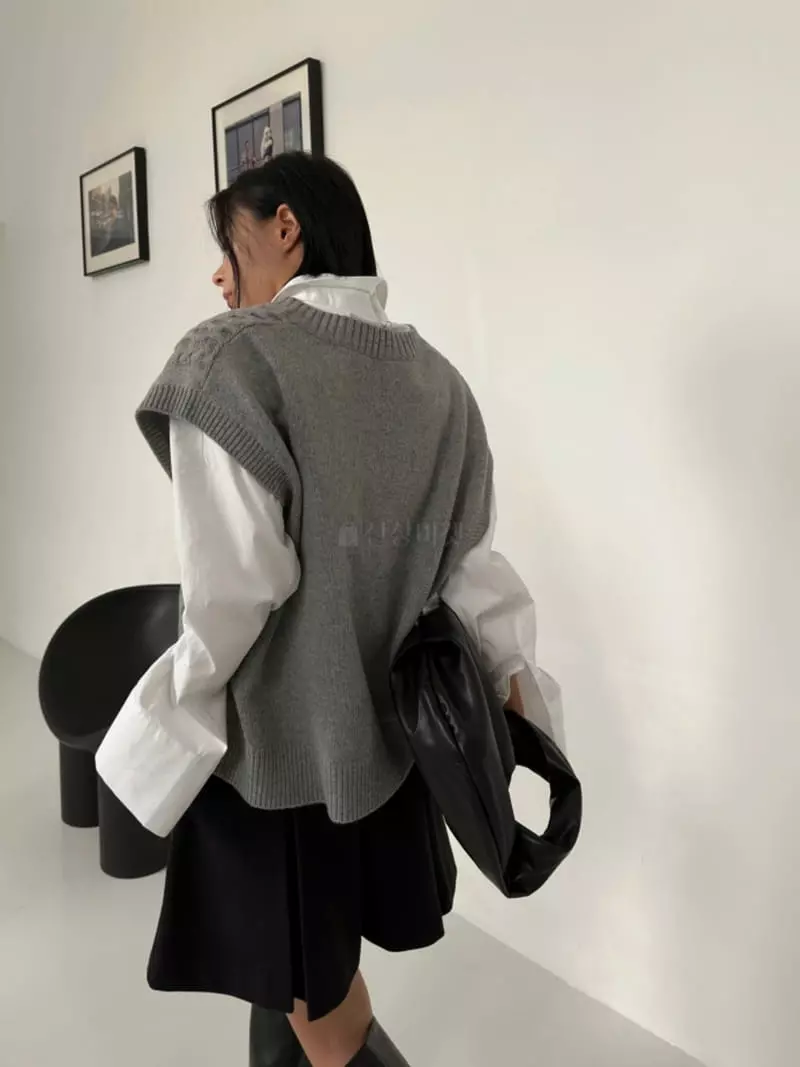 Highcolor - Korean Women Fashion - #momslook - Waffle Vest Knit - 2