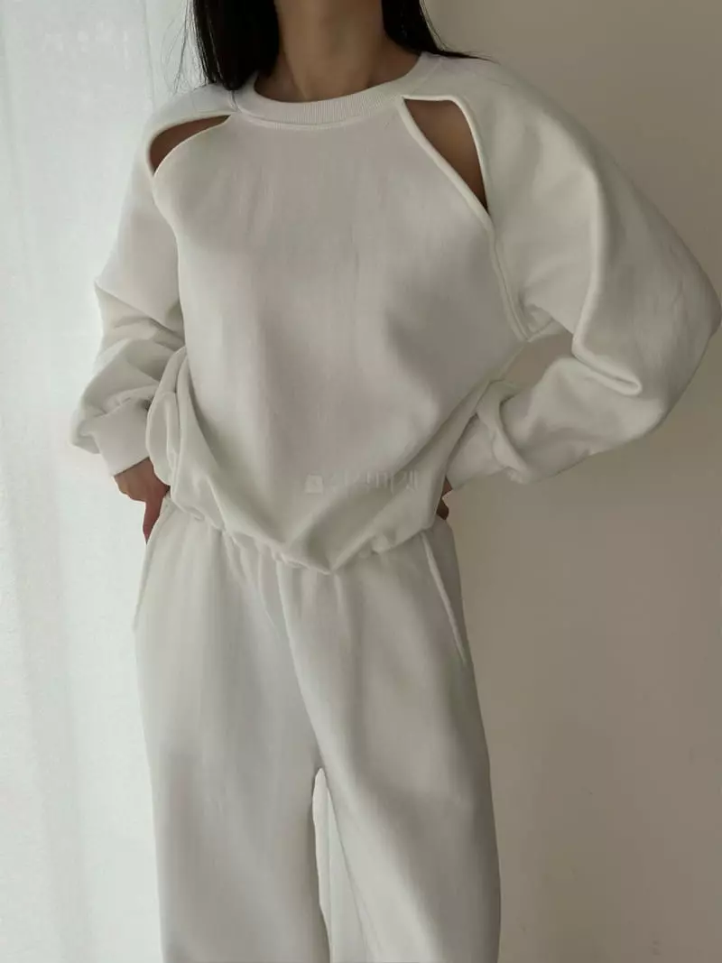 Howl - Korean Women Fashion - #momslook - Napping Slit Sweatshirt - 6
