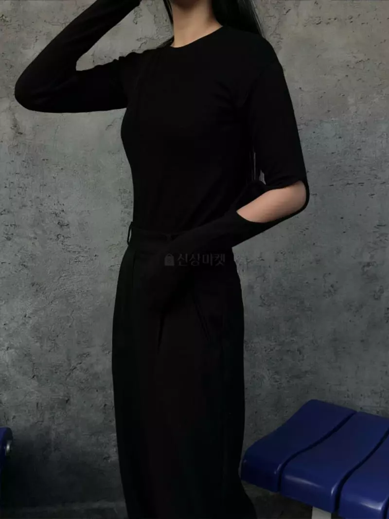 Howl - Korean Women Fashion - #momslook - Lessa Slit Long Sleeve Tee - 3