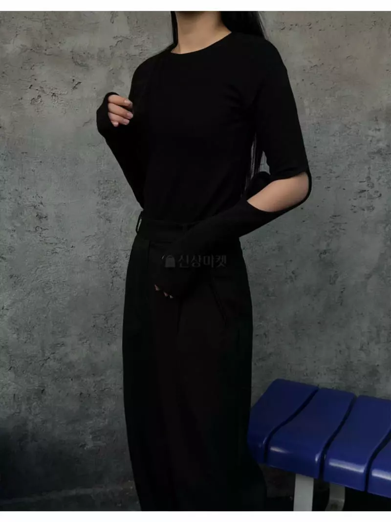 Howl - Korean Women Fashion - #momslook - Lessa Slit Long Sleeve Tee - 5