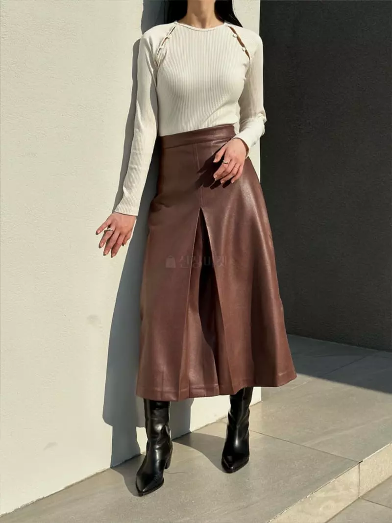 Howl - Korean Women Fashion - #womensfashion - Leather Slit Skirt - 4