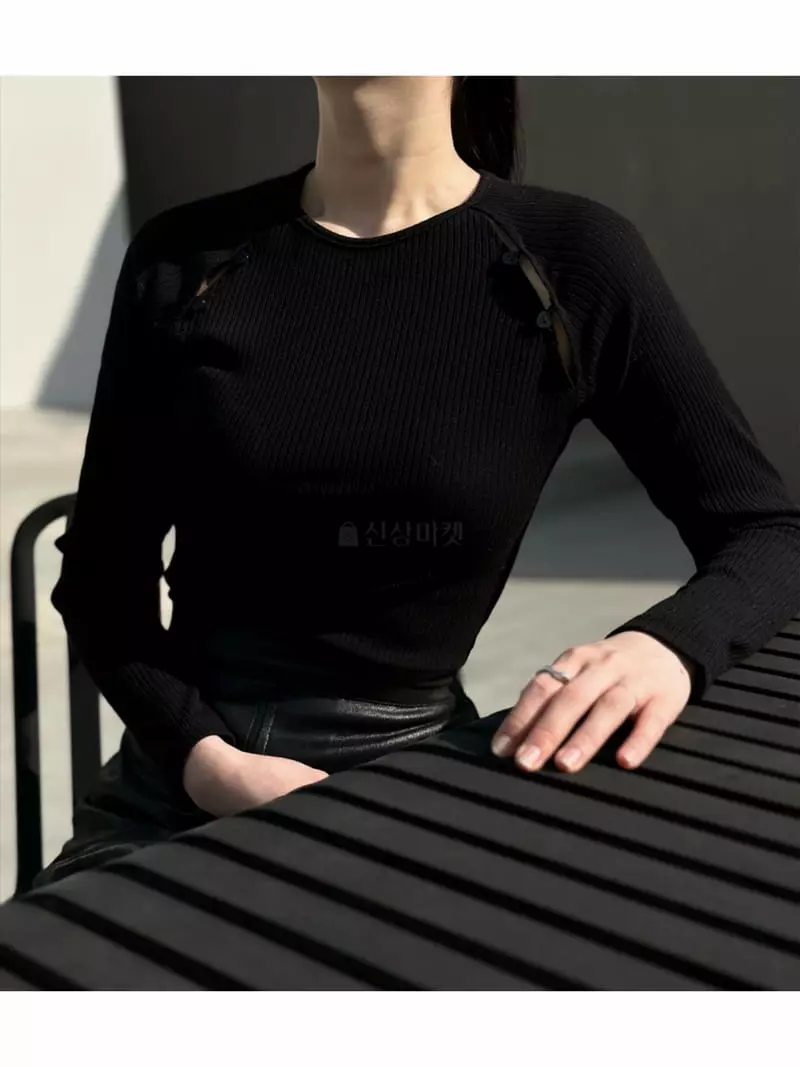 Howl - Korean Women Fashion - #womensfashion - Button Slit Long Sleeved Tee - 2