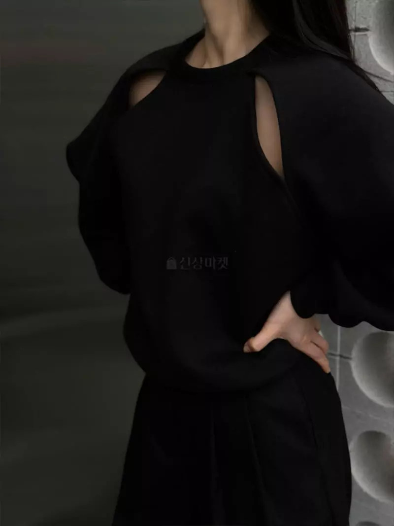 Howl - Korean Women Fashion - #womensfashion - Napping Slit Sweatshirt - 3