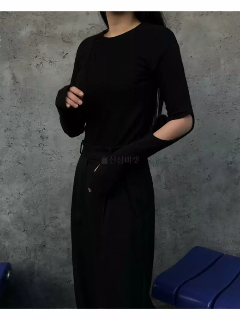 Howl - Korean Women Fashion - #womensfashion - Lessa Slit Long Sleeve Tee - 6