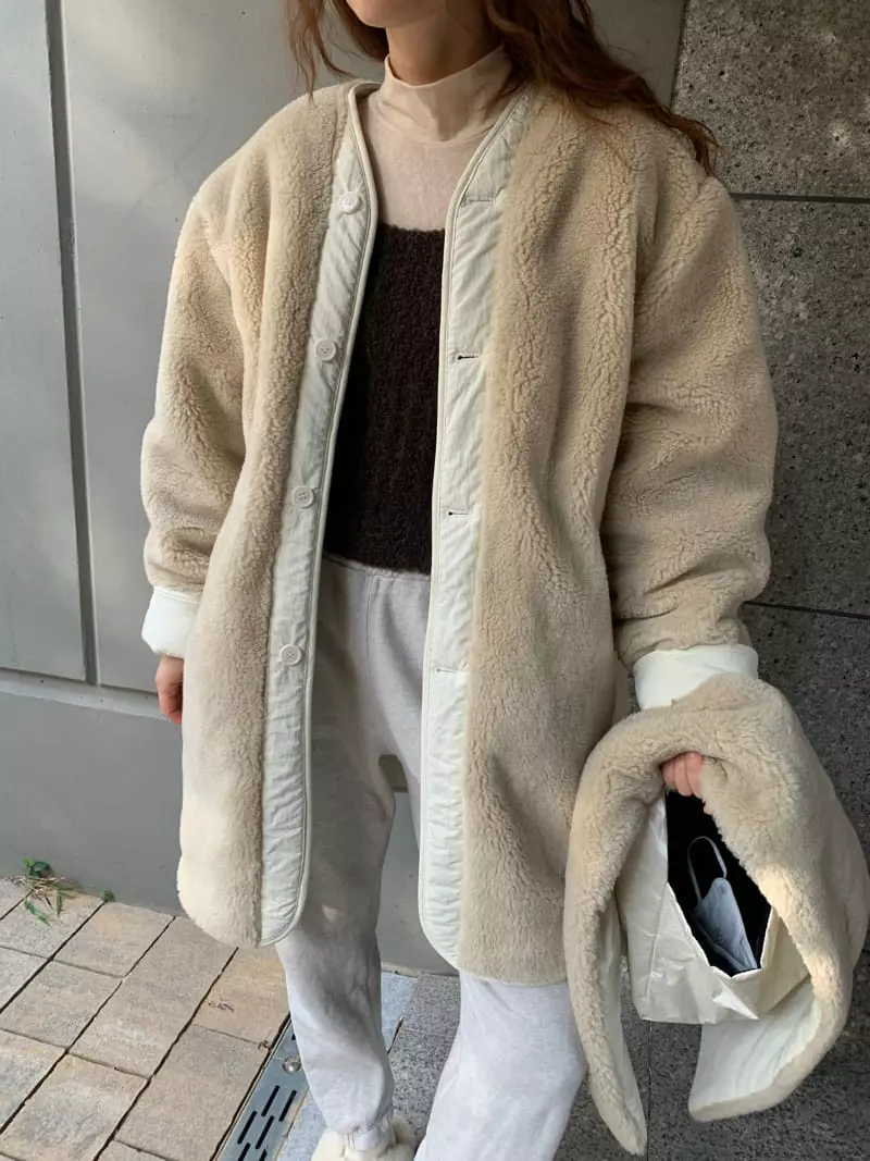 Hue - Korean Women Fashion - #thelittlethings - Fleece Reversible Coat - 4