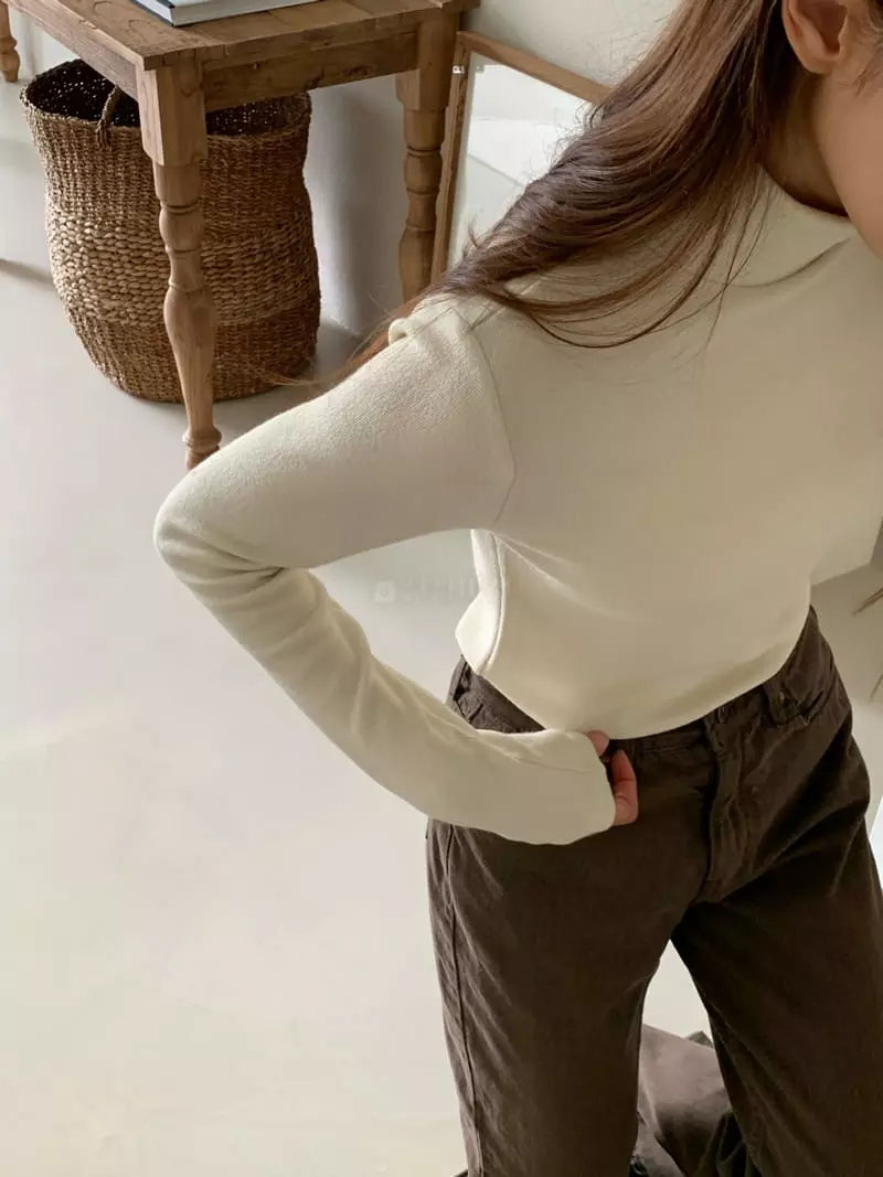Jinsim - Korean Women Fashion - #shopsmall - Lilly Turtleneck Tee - 3