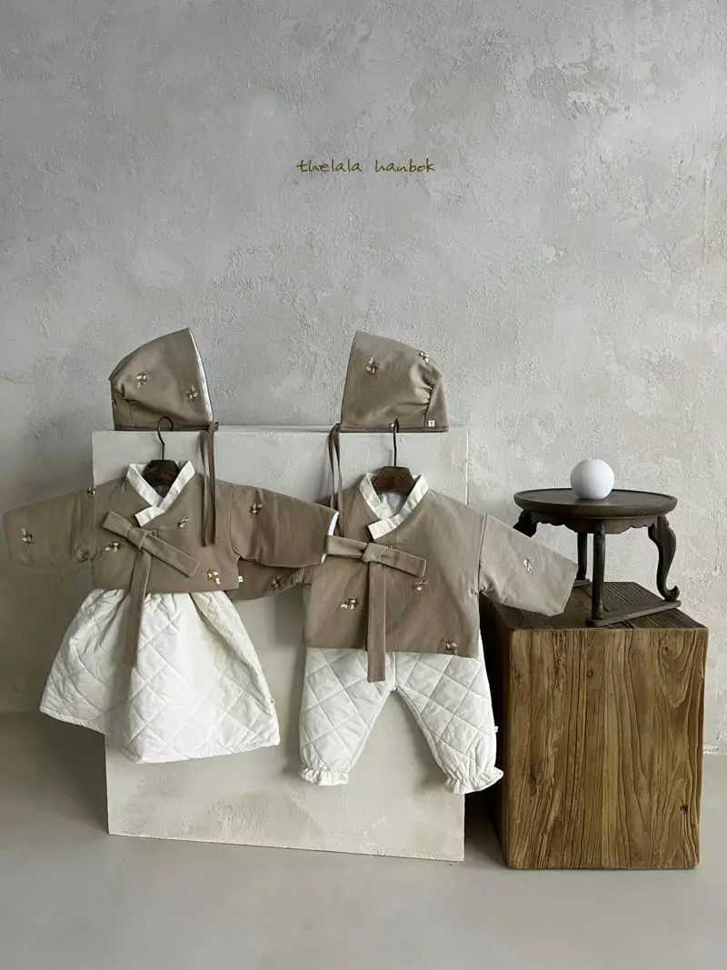 Lala - Korean Children Fashion - #kidsshorts - Jung Hanbok Kid Girl Set with Bonnet - 3