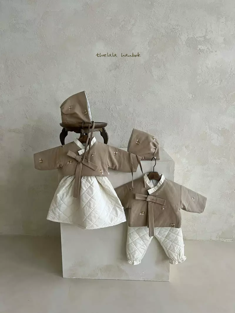 Lala - Korean Children Fashion - #kidsshorts - Jung Hanbok Kid Girl Set with Bonnet - 4