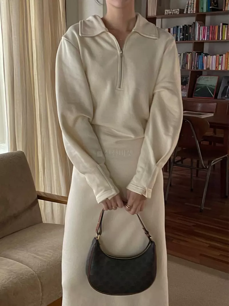 Lefave - Korean Women Fashion - #momslook - Collar Fleece One-piece - 2