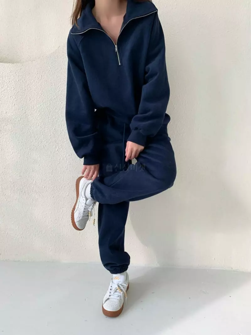 Level - Korean Women Fashion - #momslook - Fran Half Zip-up Sweatshirt - 5