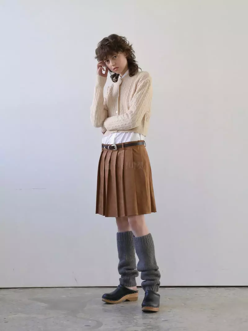 Libre-Cestlavie - Korean Women Fashion - #womensfashion - Suede Wrinkle Skirt - 2