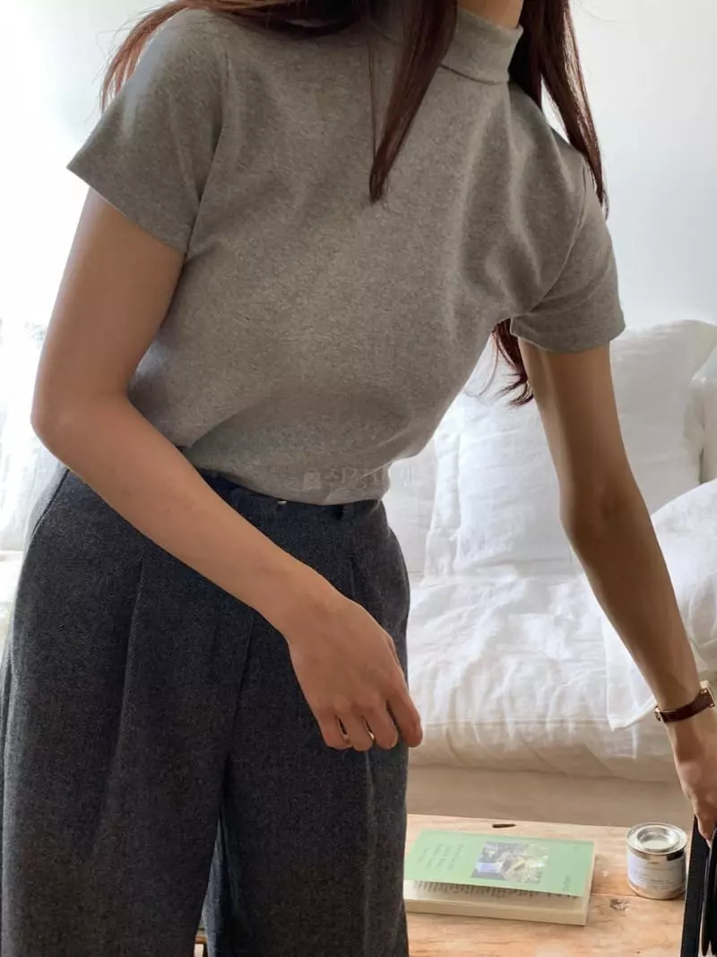 Libre - Korean Women Fashion - #restrostyle - Madeline Turtleneck Tee