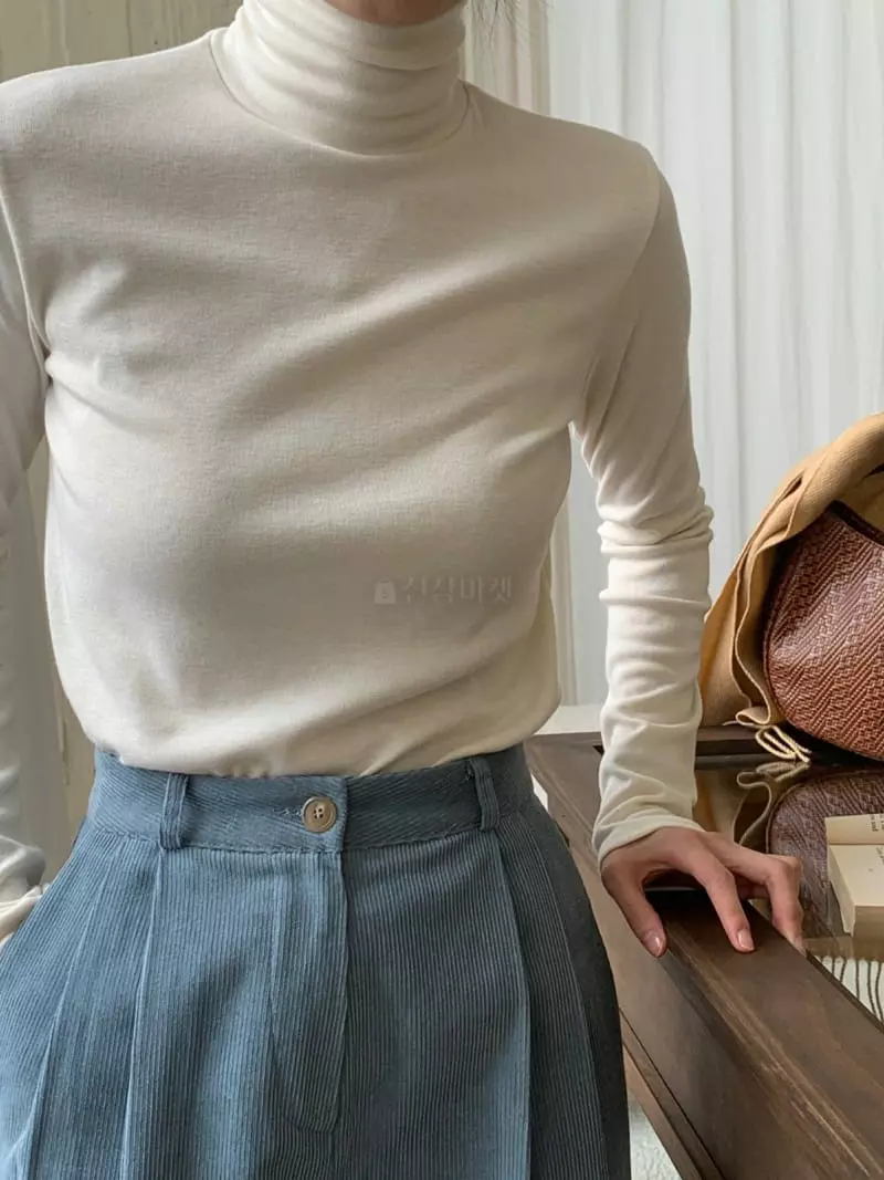 Libre - Korean Women Fashion - #thatsdarling - Day Fleece Turtleneck Tee - 2