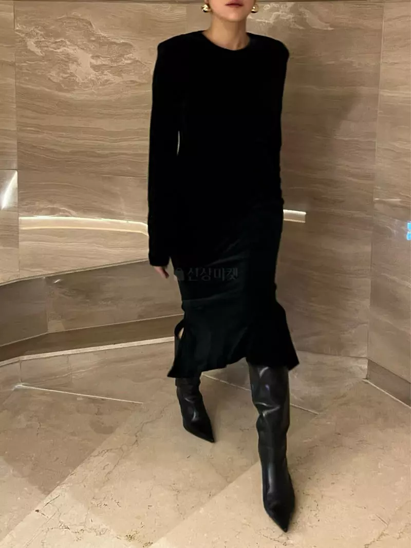 Lowburn - Korean Women Fashion - #momslook - Velvet One-piece - 12