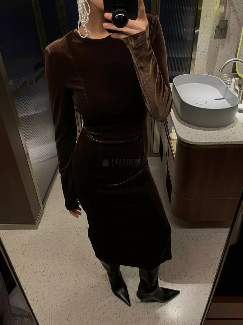 Lowburn - Korean Women Fashion - #womensfashion - Velvet One-piece - 3