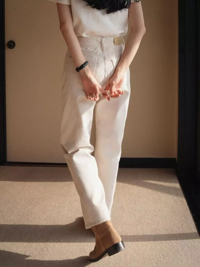 Nan - Korean Women Fashion - #momslook - brush Jeans - 3