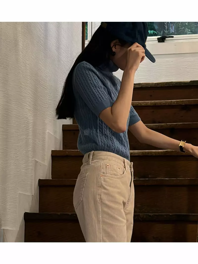 Nan - Korean Women Fashion - #vintagekidsstyle - Cash Twist Turtleneck Tee - 2