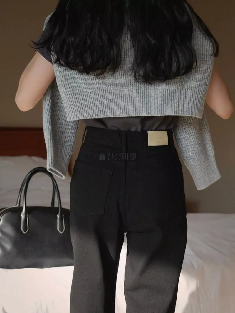 Nan - Korean Women Fashion - #momslook - brush Jeans - 4